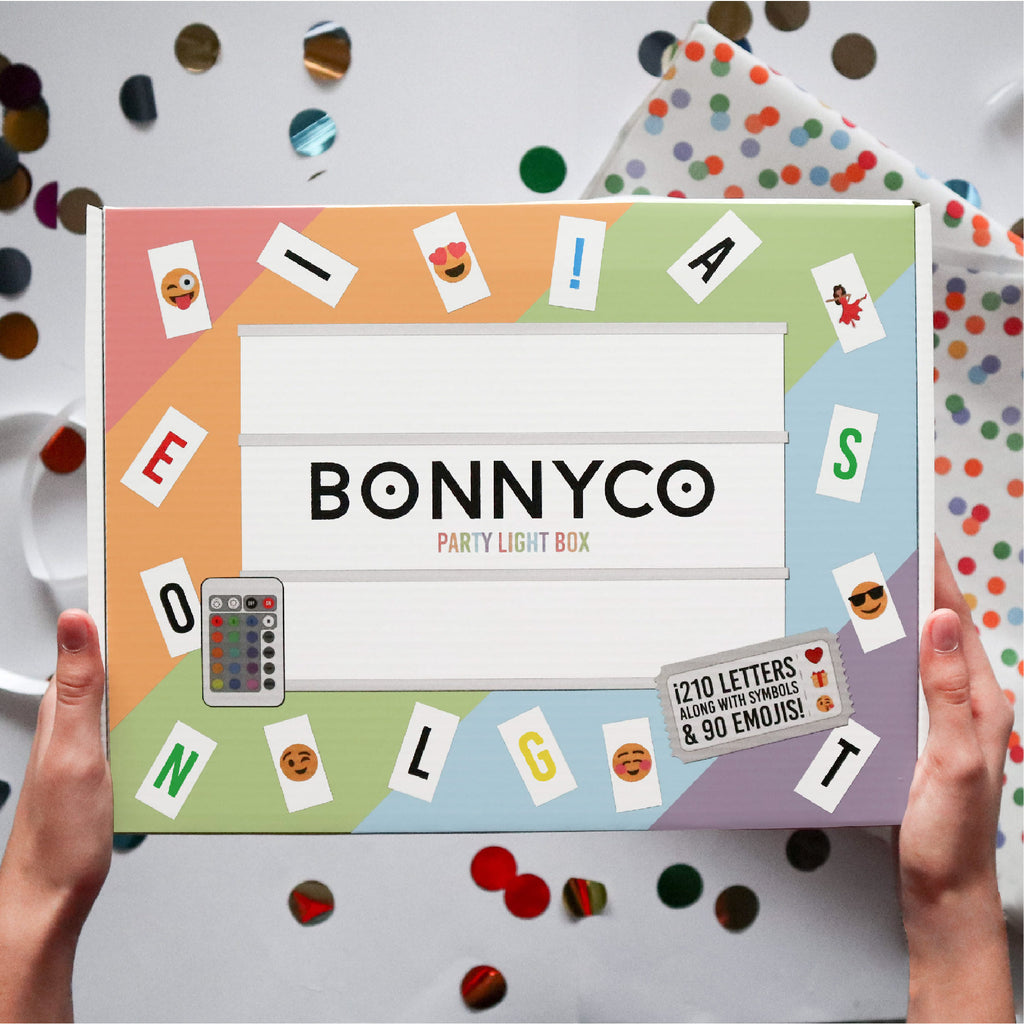 Caja de Luz de Colores, con 300 Letras y Emojis - Light Box Color – BONNYCO
